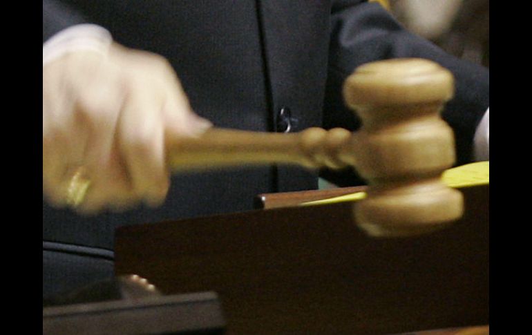 Una jueza federal emitió la tarde una orden temporal que prohíbe al gobierno sacar a la familia del estado de California. AP / ARCHIVO