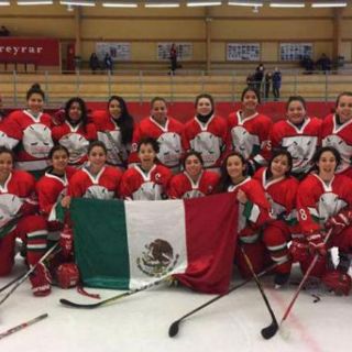 Selección femenil mexicana gana Mundial de Hockey Sobre Hielo