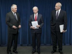 La orden ejecutiva presentada este lunes limita de manera temporal la migración a personas de seis países. EFE / M. Reynolds