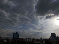 Un nuevo canal de baja presión favorecerá lluvias y nublados en varios estados. NTX / ARCHIVO