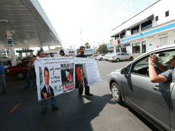La desobediencia en la gasolinera al cruce de avenida Américas y Garibaldi se desarrolla de manera pacífica. EL INFORMADOR / A. García