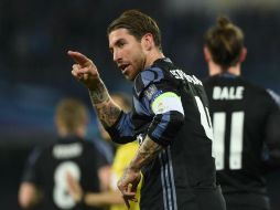 El capitán del Madrid despeja el camino con un par de testarazos cuando los Merengues perdían 1-0. AFP / F. Monteforte