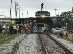 Las personas más graves fueron trasladadas por helicóptero a hospitales que atienden casos de traumatismo. AP / J. Fitzhugh