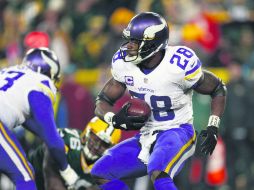 Adrian Peterson encabeza a la generación 2017 de agentes libres NFL, que a partir de mañana pueden negociar con nuevos equipos. AFP /
