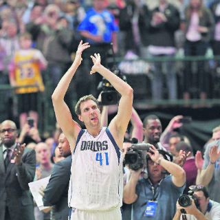 Nowitzki entra al club de los 30 mil