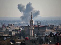 Las fuerzas del gobierno sirio dispararon diez proyectiles tierra-tierra contra los barrios de Teshrin y Al Qabun. AFP / A. Almohibany