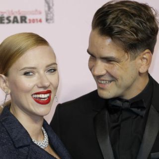 Scarlett Johansson pide divorcio de Romain Dauriac