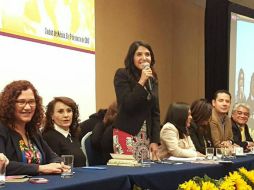 ''Podremos tener diferencias, pero nadie puede regatearle a Dolores su capacidad de trabajo'', dice Barrales. TWITTER / @PRDMexico