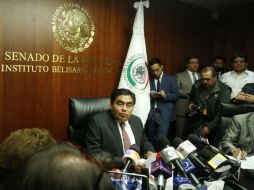 Miguel Barbosa fue destituido por el CEN del PRD tras haber expresado su apoyo a López Obrador. NTX / ESPECIAL