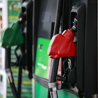 Precios de las gasolinas y diésel, sin cambios este jueves