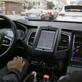 Uber probará coches autónomos en California
