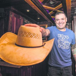 Intocable, más felicidad y menos política