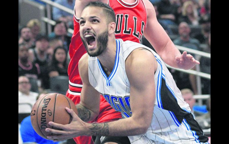 Ataque. Evan Fournir aportó 20 puntos en la remontada del Magic sobre los Bulls. AP / M. Ebenhack