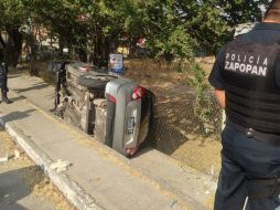 El accidente se registró en el cruce de Paseo de los Pinabetes y Paseo de los Avellanos, en la colonia Jardines de la Esperanza. ESPECIAL /