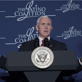 Mike Pence halaga contribuciones hispanas en EU