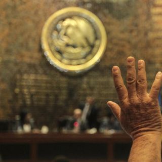 Congreso aprueba iniciar juicios contra magistrado Barba