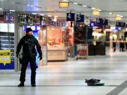 Helicópteros y un importante dispositivo policial fueron desplegados en los alrededores del lugar del ataque. AFP / P. Stollarz