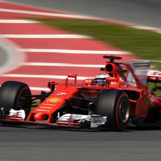 Ferrari lidera última sesión de pruebas en Montmeló