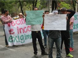 La Policía de Guadalajara confirma el bloqueo parcial de Lázaro Cárdenas, rumbo a la Carretera a Chapala, a las 12:45 horas. EL INFORMADOR / G. Gallo