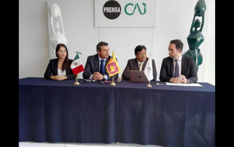 Después del encuentro, integrantes y funcionarios ofrecieron una rueda de prensa. ESPECIAL /