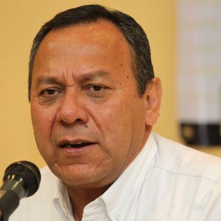 Zambrano exige a Escudero que respete decisiones del PRD