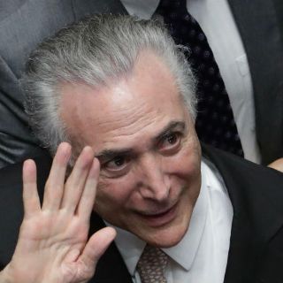 Ministro de Brasil arremete contra comunidades indígenas