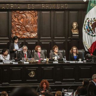 Presentan controversia contra Constitución capitalina