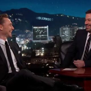 Tom Hiddleston canta ‘Cielito lindo’