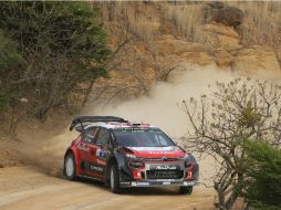 Kris Meeke. El piloto británico asumió el liderato de la carrera tras el accidentado segundo día de actividades del Rally Guanajuato. EFE / U. Ruiz
