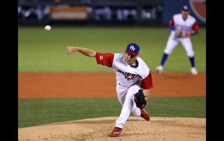 El picher Seth Lugo, de Puerto Rico, resultó ganador tras lanzar cinco entradas y un tercio en las que no permitió ninguna carrera. EFE / J. Méndez