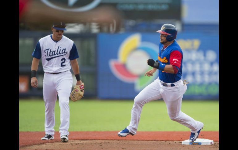 Un doblete de Pado (D), de Venezuela, definió el encuentro. MEXSPORT / C. de Marchena