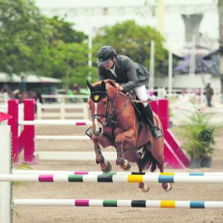 Arturo Parada repite en el Country