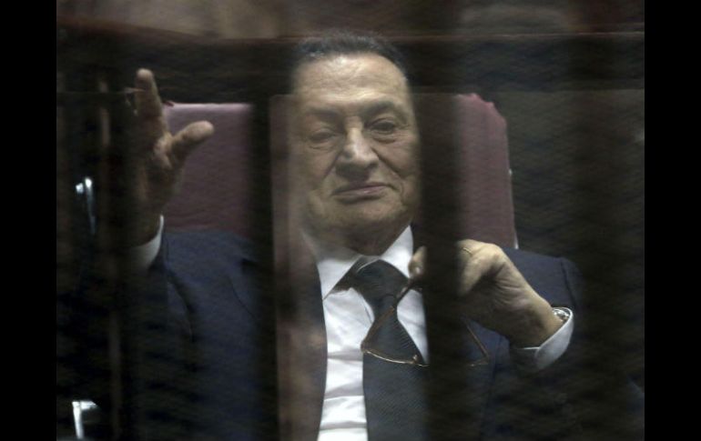 Tras su absolución por las muertes de manifestantes, y la apropiación de fondos públicos, Mubarak no cuenta con más cargos. EFE / K. Elfiqi