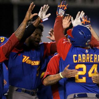 Venezuela derrota a Italia en desempate del Clásico Mundial