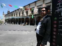 Un músico aguarda por clientes en la Plaza de los Mariachis. EL INFORMADOR / R. Tamayo