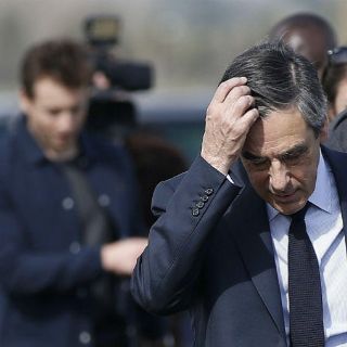 Fillon es inculpado oficialmente por malversación de fondos