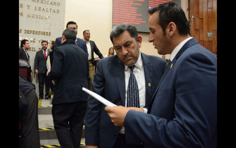 El Congreso del estado emitió 25 votos a favor, 25 en contra y cero abstenciones. TWITTER / @LegisVer