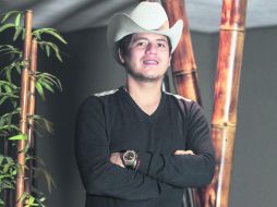 Remmy posa durante la entrevista otorgada a este medio, en la cual adelanta lo que será su próximo concierto en el Auditorio Telmex. EL INFORMADOR / F. Atilano