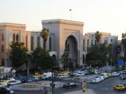 Señalan que un suicida hizo estallar el cinturón de explosivos que llevaba adosado a su cuerpo a la entrada del lugar. TWITTER / @putintintin1