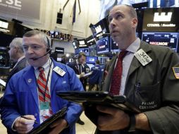 La Bolsa sube en espera de la publicación de las solicitudes semanales de ayuda por desempleo y la venta de viviendas nuevas. AP / R. Drew