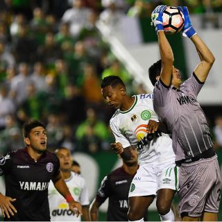 Lanús amarga el debut en casa del Chapecoense en Libertadores