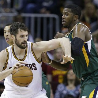 Kevin Love reaparece en triunfo ante Utah