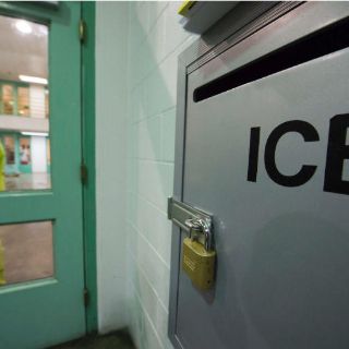 EU asigna jueces a centros de detención de migrantes