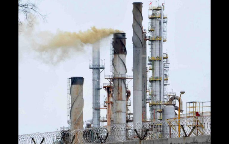 La explosión en la Terminal de Almacenamiento y Despacho de Salamanca ocurrió el pasado miércoles. NTX / ARCHIVO