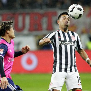 Con Marco Fabián titular, Frankfurt empata sin goles contra Hamburgo