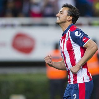 Mats Hummels felicita a Oswaldo Alanís por su cumpleaños