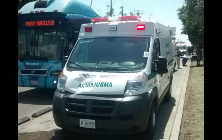 El conductor de la ambulancia fue puesto a disposición de las autoridades para continuar con las indagatorias correspondientes. ESPECIAL /