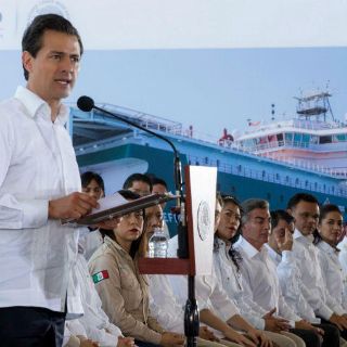 Peña Nieto y Emilio Gamboa juegan golf en Mérida