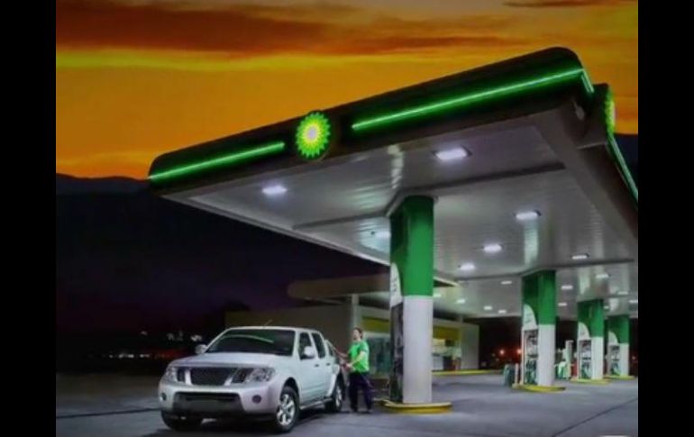 El lugar no ofrece la gasolina más barata, pero los automovilistas tienen curiosidad de conocerla. TWITTER / @BP_MEX