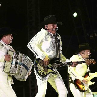Bronco conquista a los rockeros del Vive Latino